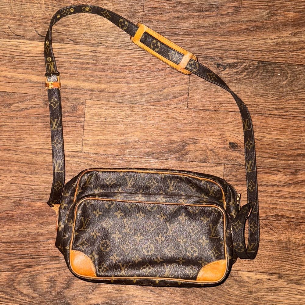 Louis Vuitton Nile Handbag